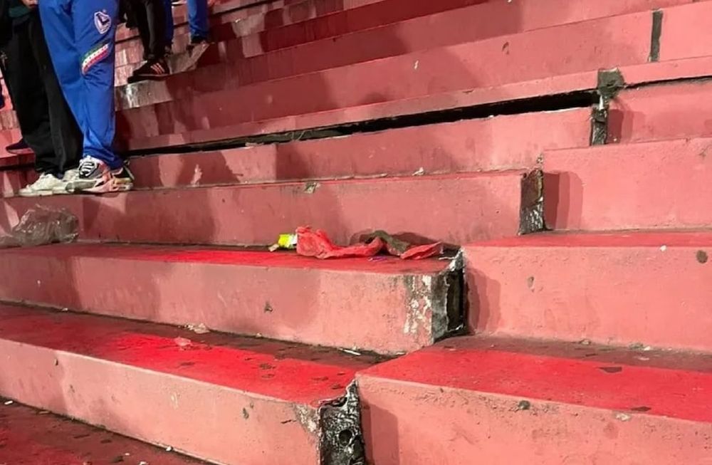 La impactante imagen del desplazamiento de la tribuna Pavoni Baja del estadio de Independiente.