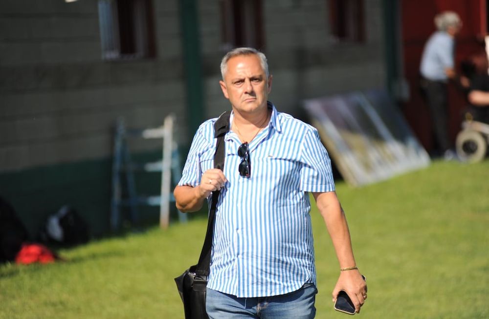 Manuel Pérez, presidente de Racing, disparó contra sus jugadores. (Federico López Claro)