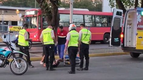 Cayó de la moto, huyó y dejó a su amigo herido tras salir de un boliche
