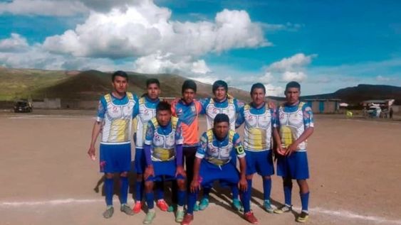 Con Dragon Ball y Jack Sparrow, las raras camisetas de los clubes peruanos