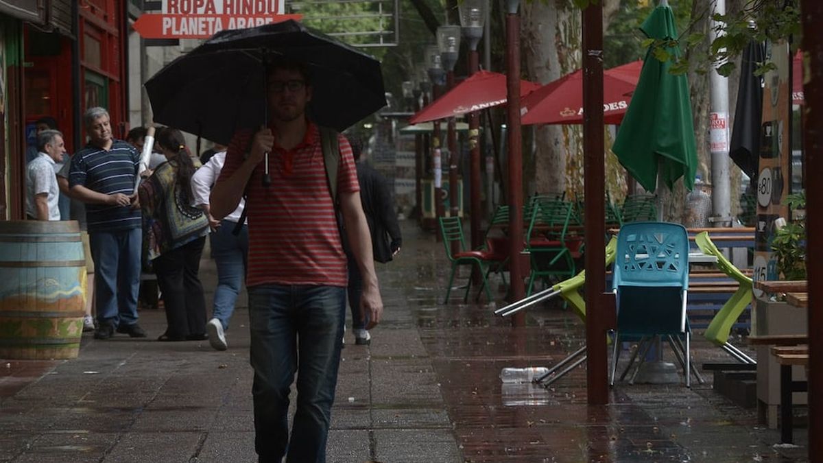 Alerta amarilla por lluvias en Mendoza este domingo: a qué z