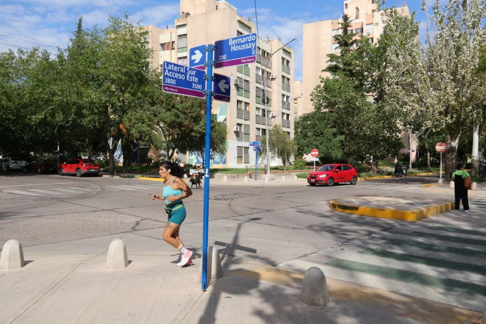 Cambio de sentido en las laterales del Acceso Este