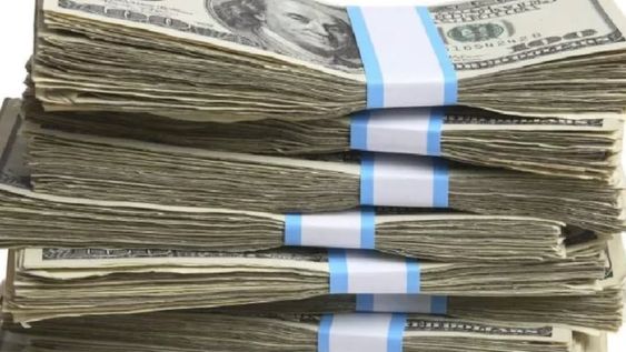 El dólar blue alcanzó los $ 122 mientras las cotizaciones financieras cedieron