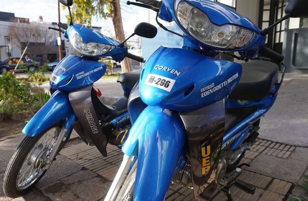 Por burocracia: el Gobierno tardó nueve años en recibir motos para la policía donadas por la comunidad de Alvear