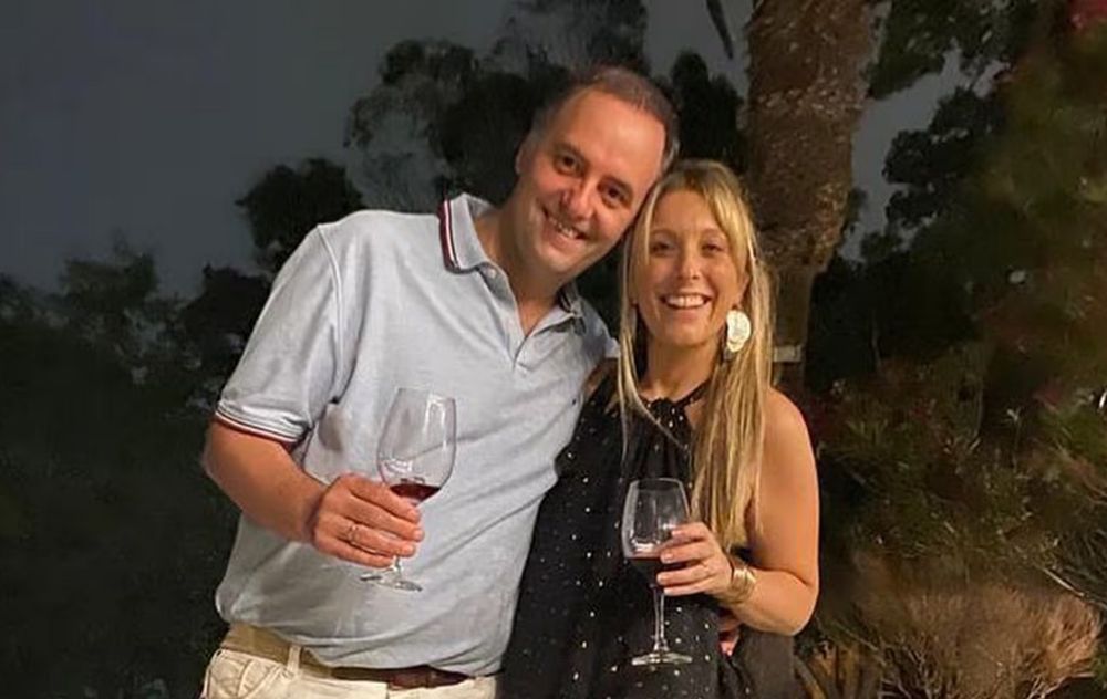 Manuel Adorni y su esposa Bettina Angeletti