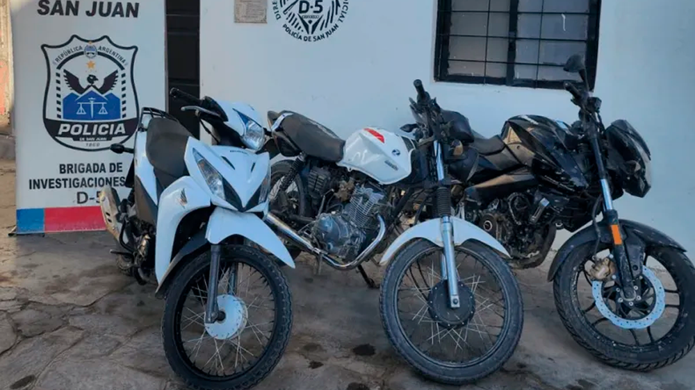 Recuperaron motocicletas robadas en Mendoza tras operativos en San Juan.