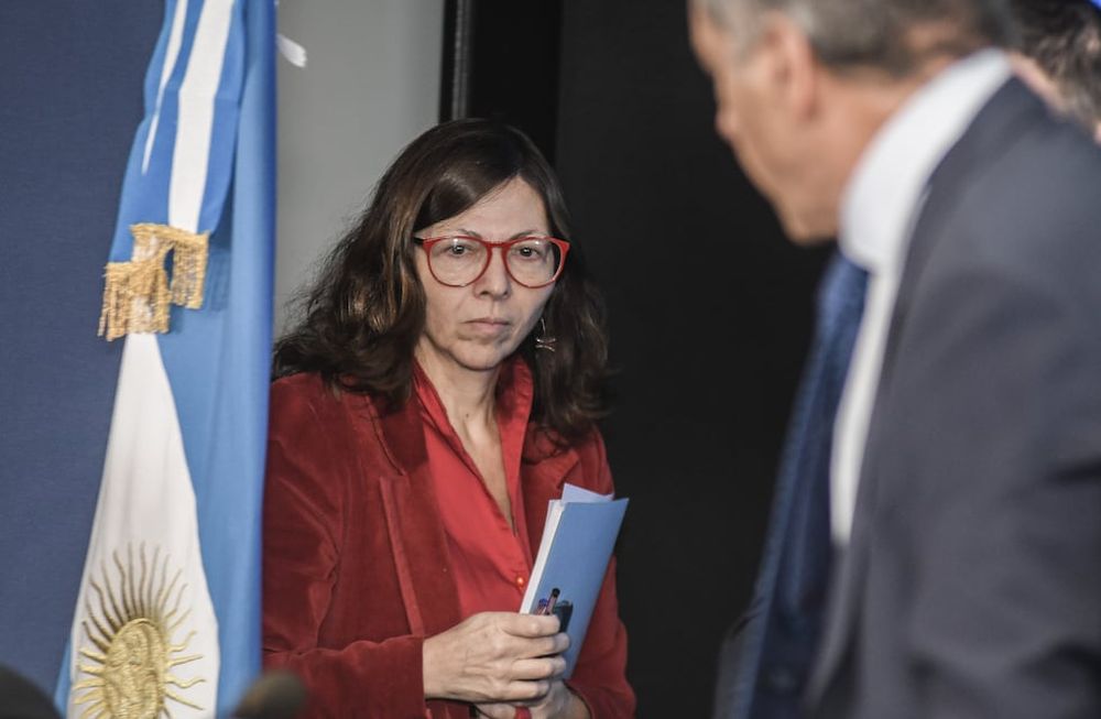 Silvina Batakis Ministra de Economía durante una conferencia. Incertidumbre. Los agentes bursátiles más chicos analizan cómo seguir en el nuevo mercado. Foto Federico Lopez Claro