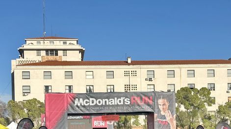 McDonald’s Run en Mendoza: una marea rosa de 1.600 mujeres con historias inspiradoras.&nbsp;