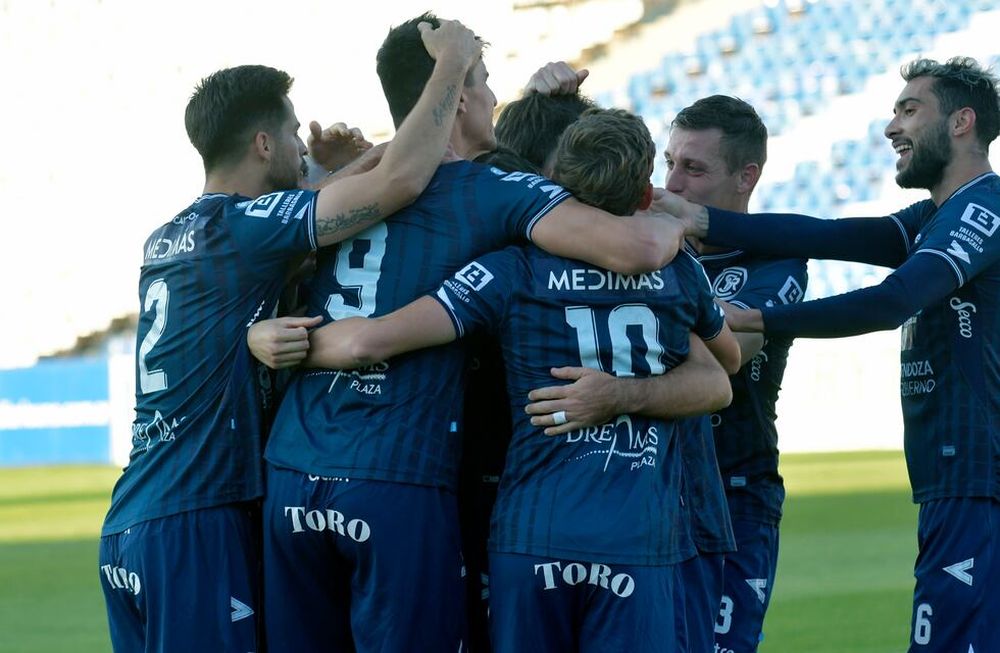 Los jugadores de Independiente levantaron su nivel y el equipo colectivamente funciona como tal. Foto: Orlando Pelichotti - Los Andes