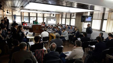 Los Andes | Las juezas Gretel Diamante, María Carolina Pereira y Eliana Rattá, integrantes del Tribunal Federal Oral N° 2, escuchan la declaración indagatoria del abogado Luciano Ortego, uno de los acusados como principales organizadores de la presunta banda que enca