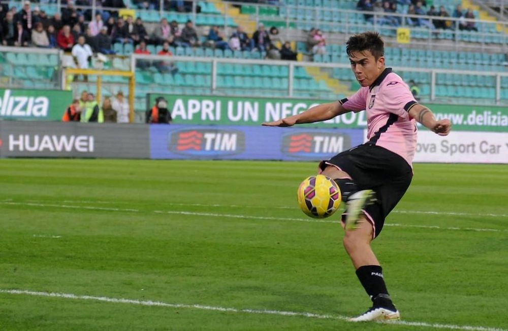 Paulo Dybala marcó dos tantos en la goleada del Palermo ante el Cagliari