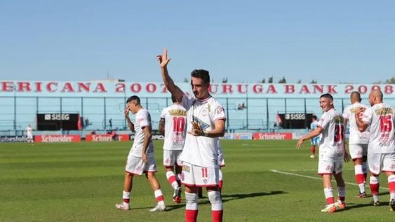 Con gol de Neri Bandiera, el equipo de Alfredo Berti superó por 1-0 al de Leonardo Madelón y se arrimó al lote de arriba en la Zona B de la Copa Liga Profesional. / Gentileza.