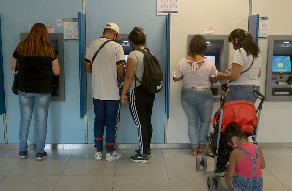 La tarjeta Alimentar ahora abarcará a niños de hasta 14 años, embarazadas a partir del tercer mes que reciben AUH, personas con discapacidad que reciben AUH y madres con más de 7 hijos /Foto: Orlando Pelichotti / Los Andes