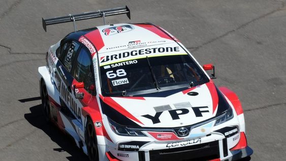 Julián Santero finalizó tercero en la carrera clasificatoria del Súper TC2000 en Río Cuarto. Por su parte, Bernardo Llaver debió abandonar.