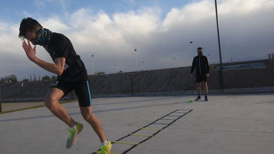 Los entrenamientos guardan protocolos sanitarios para proteger la salud de los deportistas y de sus familias.Foto: Jose Gutierrez / Los Andes