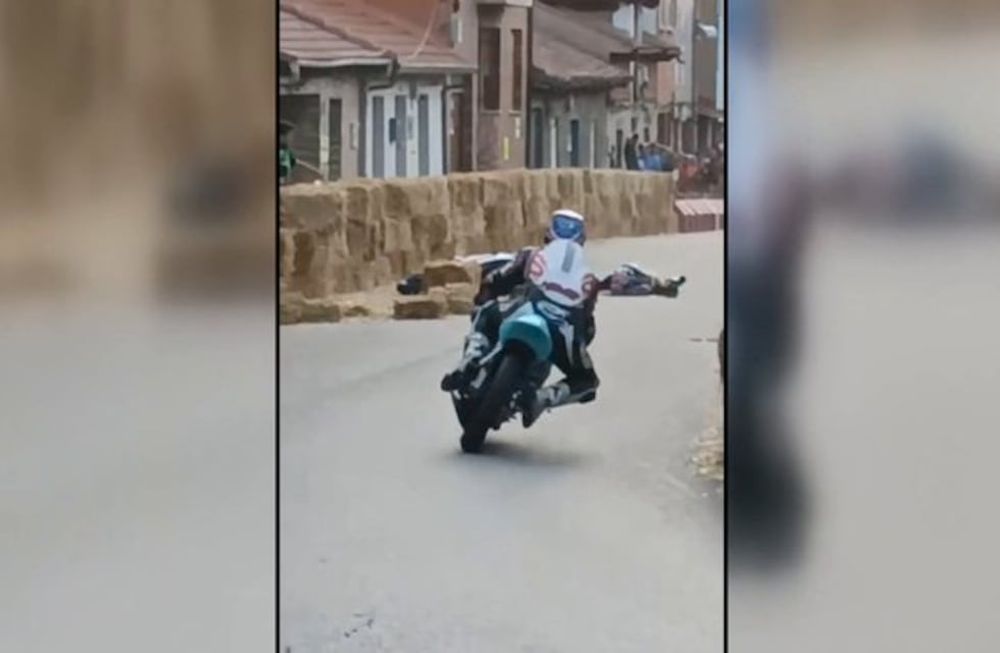 Accidente del piloto de Moto 3. Captura: Astorga