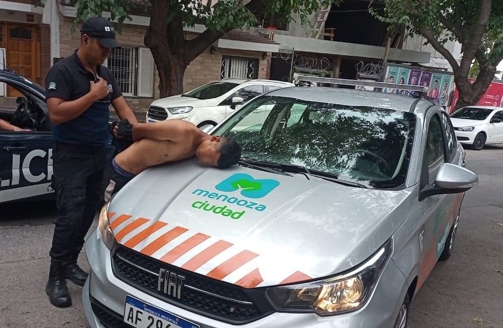 Ojos en Alerta: detuvieron a tres personas que habían robado un celular y estaban abriendo autos en la Quinta Sección