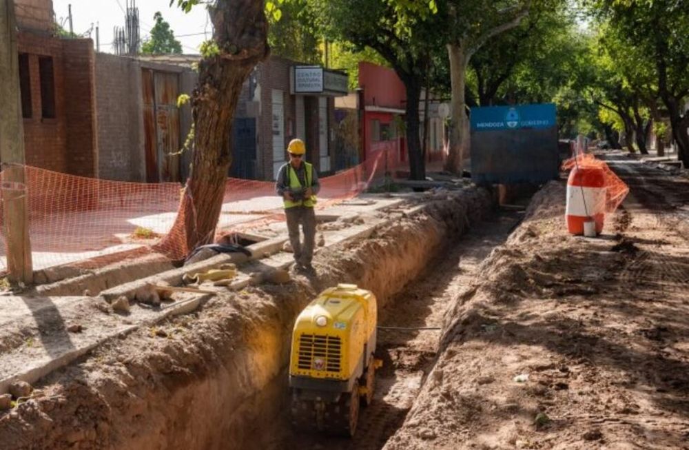 El departamento más afectado por el déficit en obras es Guaymallén. Allí se está trabajando en una colectora cloacal. Foto : Gobierno de Mendoza