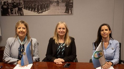 La ministra de Seguridad de la Nación, Alejandra Monteoliva, la vicegobernadora Hebe Casado y la ministra de Seguridad de Mendoza, Mercedes Rus.&nbsp;