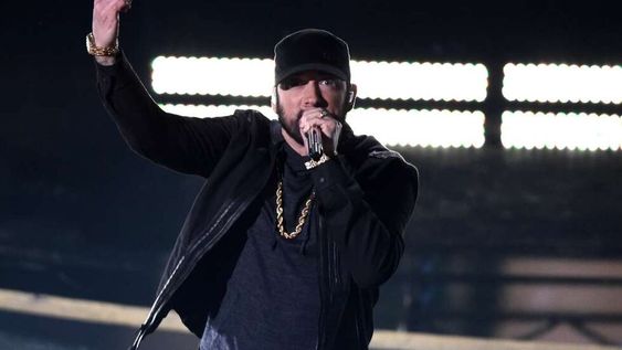 Sorpresa en los Oscar: Eminem interpreta Lose Yourself a 17 años de su premio