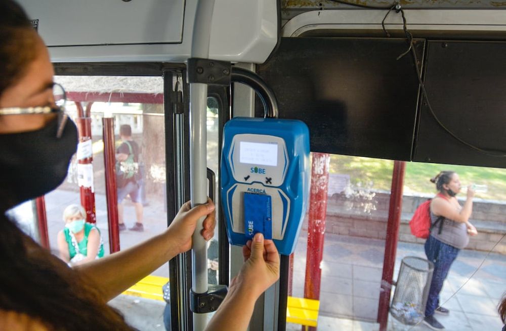 Hubo un nuevo aumento de boleto y la tarifa plana del pasaje llegó a $25