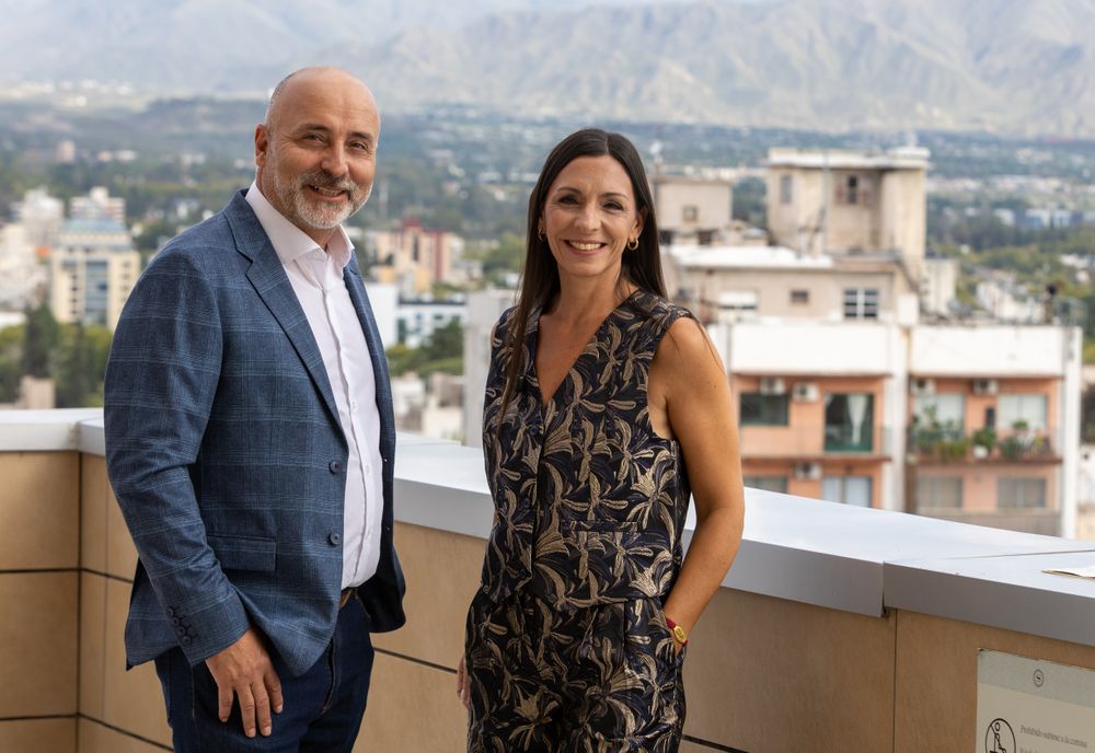 Fernando Jara y Laura Rez Masud durante la grabación del programa En La Cima.&nbsp;