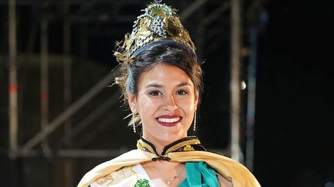 “Relatos de mi tierra”, fue la antesala de completará con la elección y coronación de la reina departamental 2023.Morena González Reggio (19) , representante del distrito de Tres de Mayo