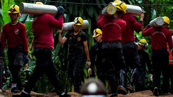 Los detalles del complejo operativo de rescate de los niños atrapados en Tailandia