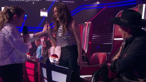 Soledad Pastorutti y la nueva integrante de su equipo, Valentina Otero. ¿Posible ganadora de La Voz Argentina?