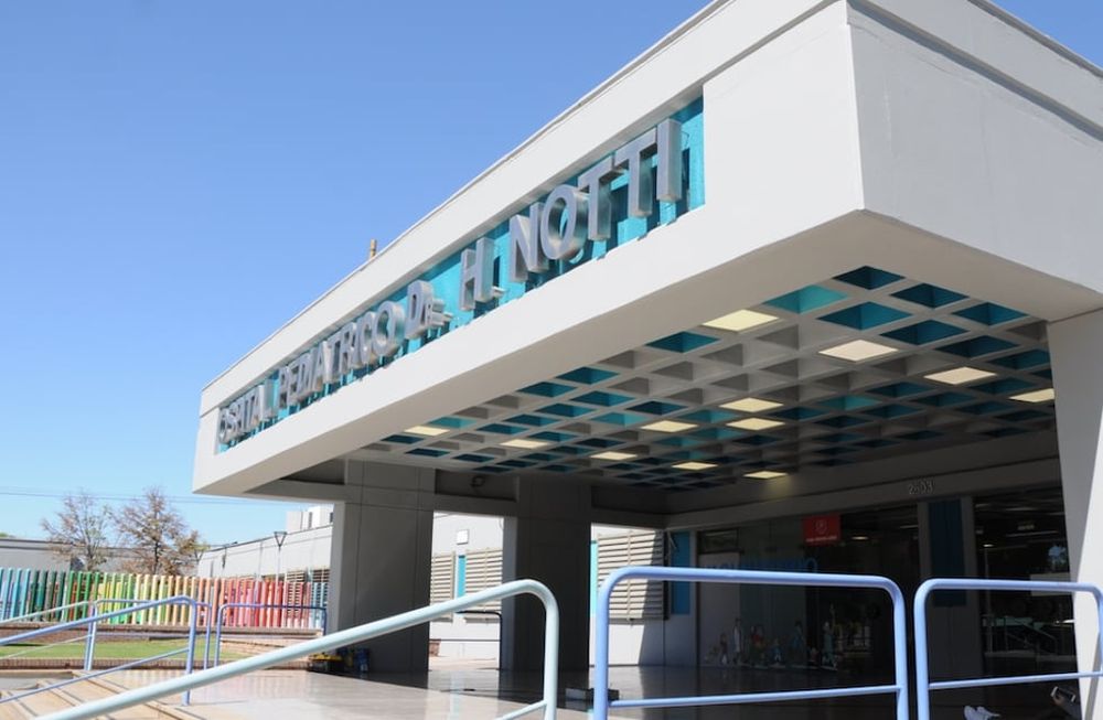 El niño fue trasladado al Hospital pediátrico Humberto Notti, donde fue diagnosticado con heridas por mordeduras de canes múltiples. Gentileza: Gobierno de Mendoza.