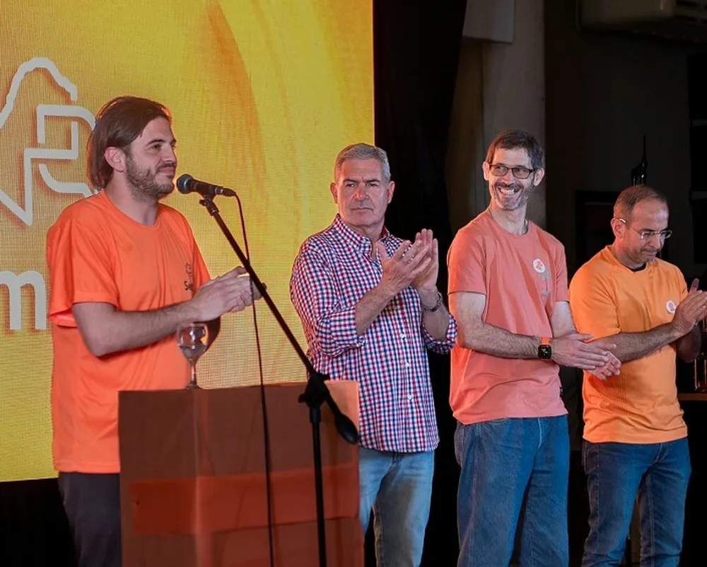 Lucio Gutiérrez, de camisa a cuadrados, en un acto de Sembrar un día antes de presentar su renuncia como Secretario de Gobierno de la Municipalidad de Rivadavia. Lucio Gutiérrez, de camisa a cuadrados, en un acto de Sembrar un día antes de presentar su renuncia como Secretario de Gobierno de la Municipalidad de Rivadavia.