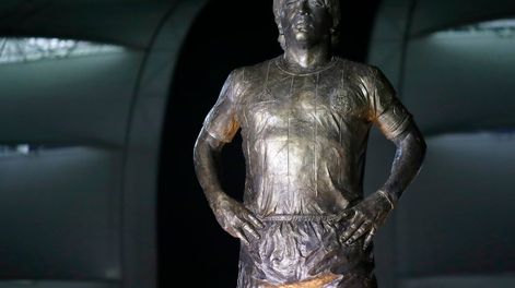 Impresionante. La estatua que inauguraron en homenaja a Diego Maraona en Santiago del Estero.