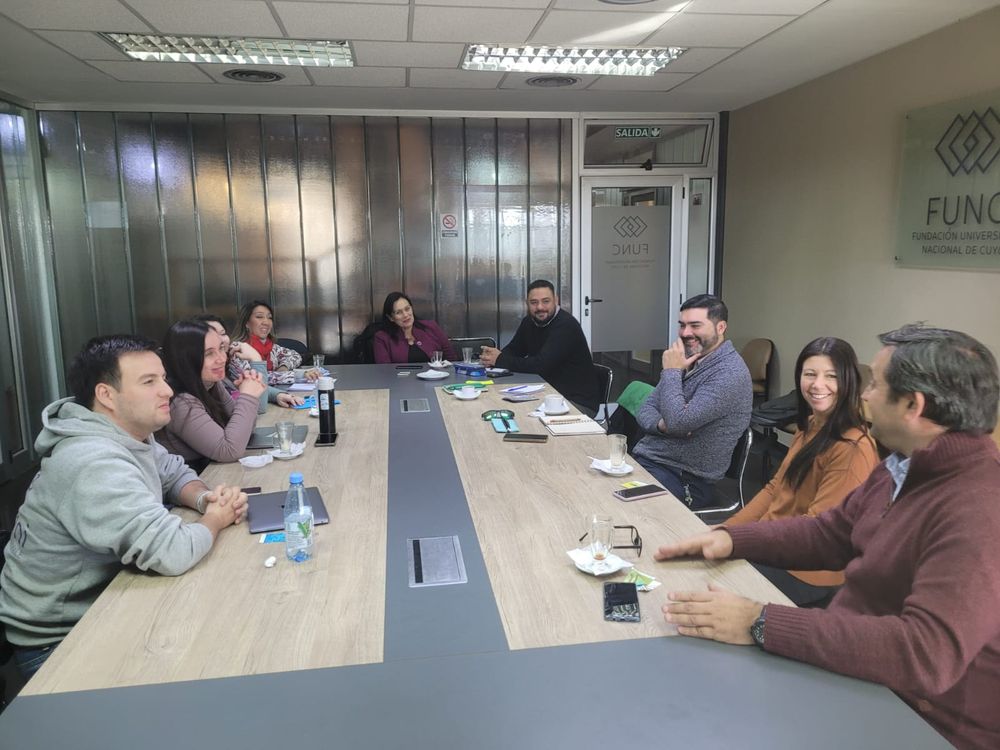 Mendoza üniversiteleri ve çevresel sürdürülebilirliği teşvik etmek için tarihi bir anlaşma. Fotoğraf: Nezaket
