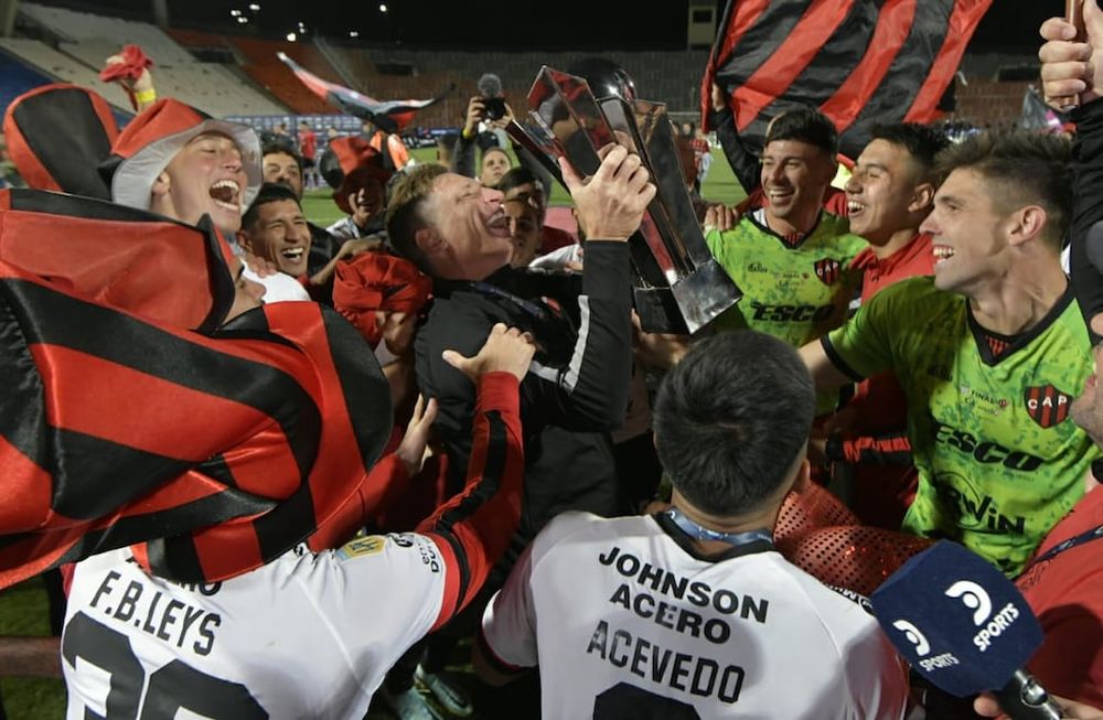 Patronato le ganó a Talleres y se consagró campeón de la Copa Argentina / Orlando Pelichotti.