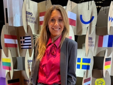 Quién es Bettina Julieta Angeletti, la esposa de Adorni que lo acompañó a Nueva York.