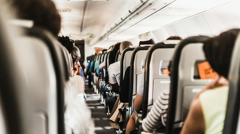 La Inteligencia Artificial reveló el misterio sobre el mejor asiento de los aviones.