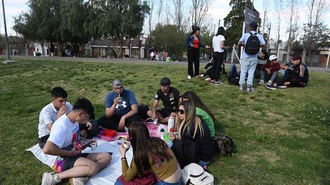 Los Andes | La encuesta de Reale Dalla Torre Consultores muestra que el electorado centennial está frustrado y quiere irse en busca de mejores oportunidades.
