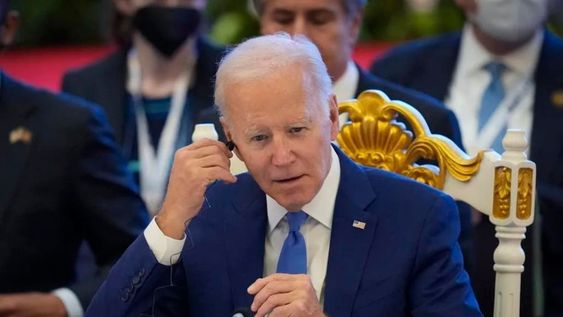 Incómodo momento de Joe Biden.