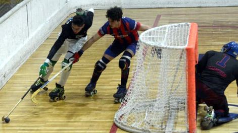 Hockey sobre patines: Talleres “B” es único puntero