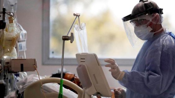Según el Ministerio de Salud de la Nación, en el país se han registrado 2.308.597 casos y 55.449 fallecidos desde el inicio de la pandemia. Foto: AP