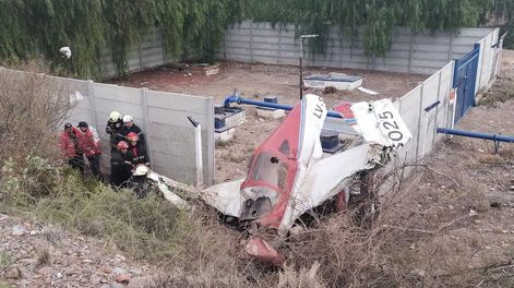 Se cayó una avioneta con dos personas a bordo en Luján de Cuyo (Prensa Ministerio de Seguridad)
