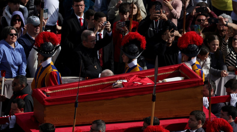 Traslado del féretro del papa Francisco a la Basílica de San Pedro