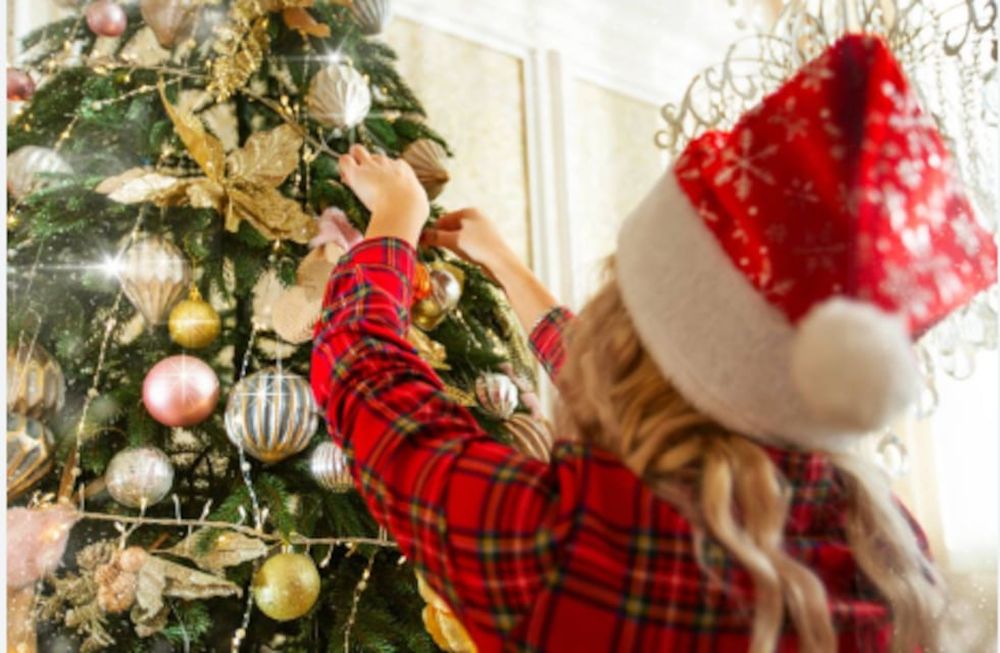 Los adornos que no pueden faltar en el árbol de navidad.