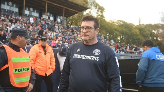 El entrenador Alfredo Berti se mostró conforme con la actitud de sus dirigidos en el triunfo que Independiente logró frente a Gimnasia de Jujuy por 2 a 1. / Los Andes