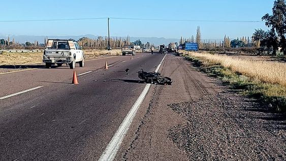 San Martín: murió un motociclista que chocó de atrás contra un camión.