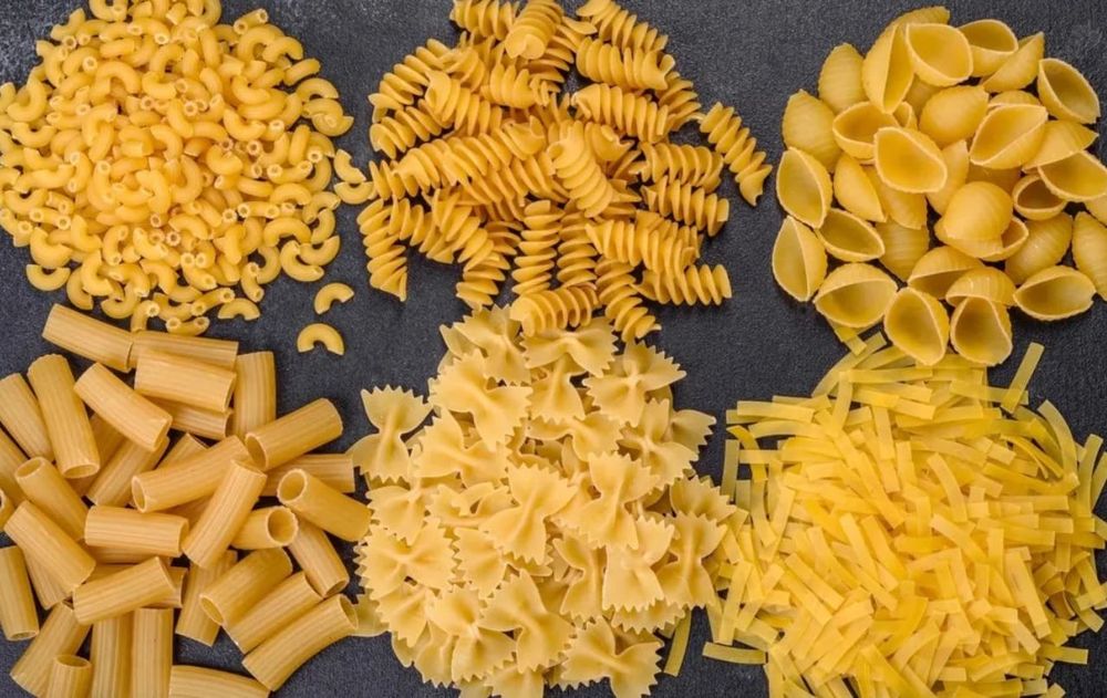 Comer fideos secos es un experimento raro en la alimentación y puede generar riesgos a corto plazo.