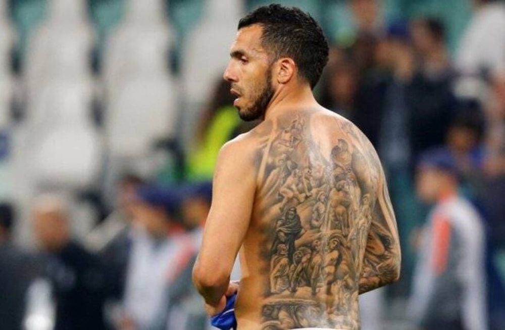 Carlos Tevez y una historia muy particular sobre el tatuaje que cubre toda su espalda