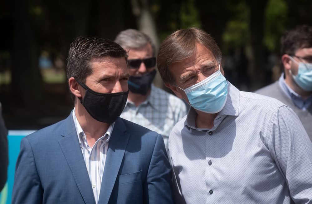 El gobernador Rodolfo Suarez explicó ante la prensa los alcances que tendrá el DNU Nacional en la provincia de Mendoza. Foto: Ignacio Blanco / Los Andes