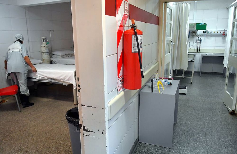 La víctima fue dejada en el hospital Carrillo pero falleció minutos después. Tenía un disparo en el pecho. Foto: Orlando Pelichotti / Los Andes