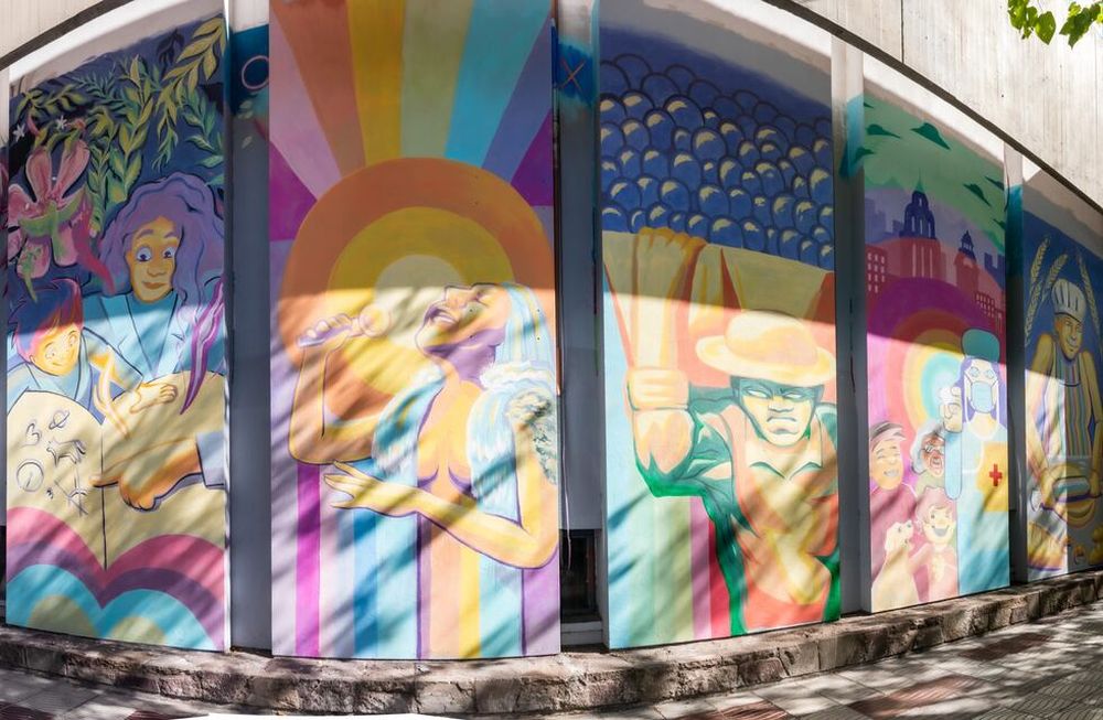 Un atractivo mural se luce en la renovada fachada del HCD